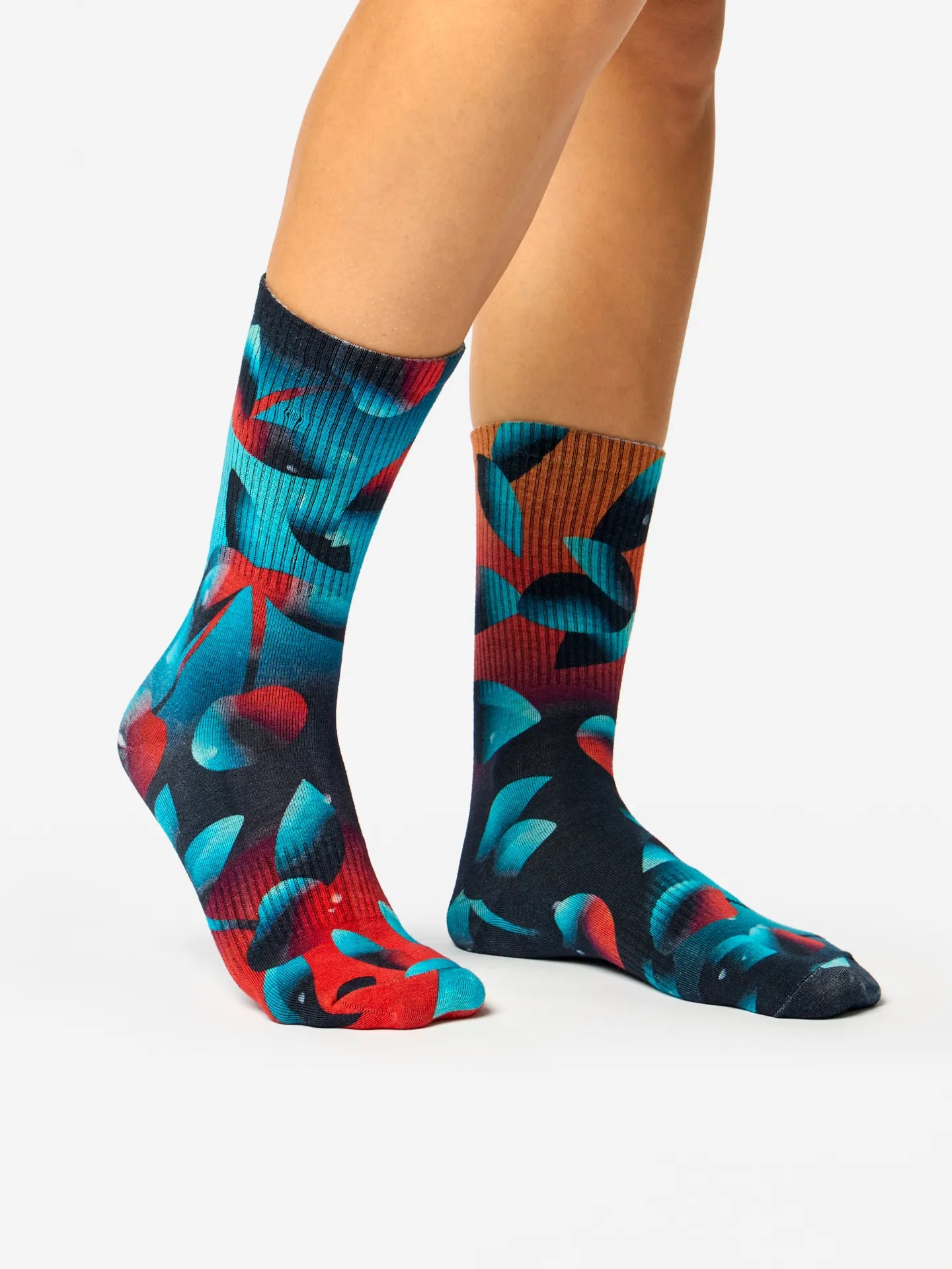 regular-ribbed-socks-dark-cherries-20/20c165d6e2e64b79d596a06dbc1a5ad33a74724c