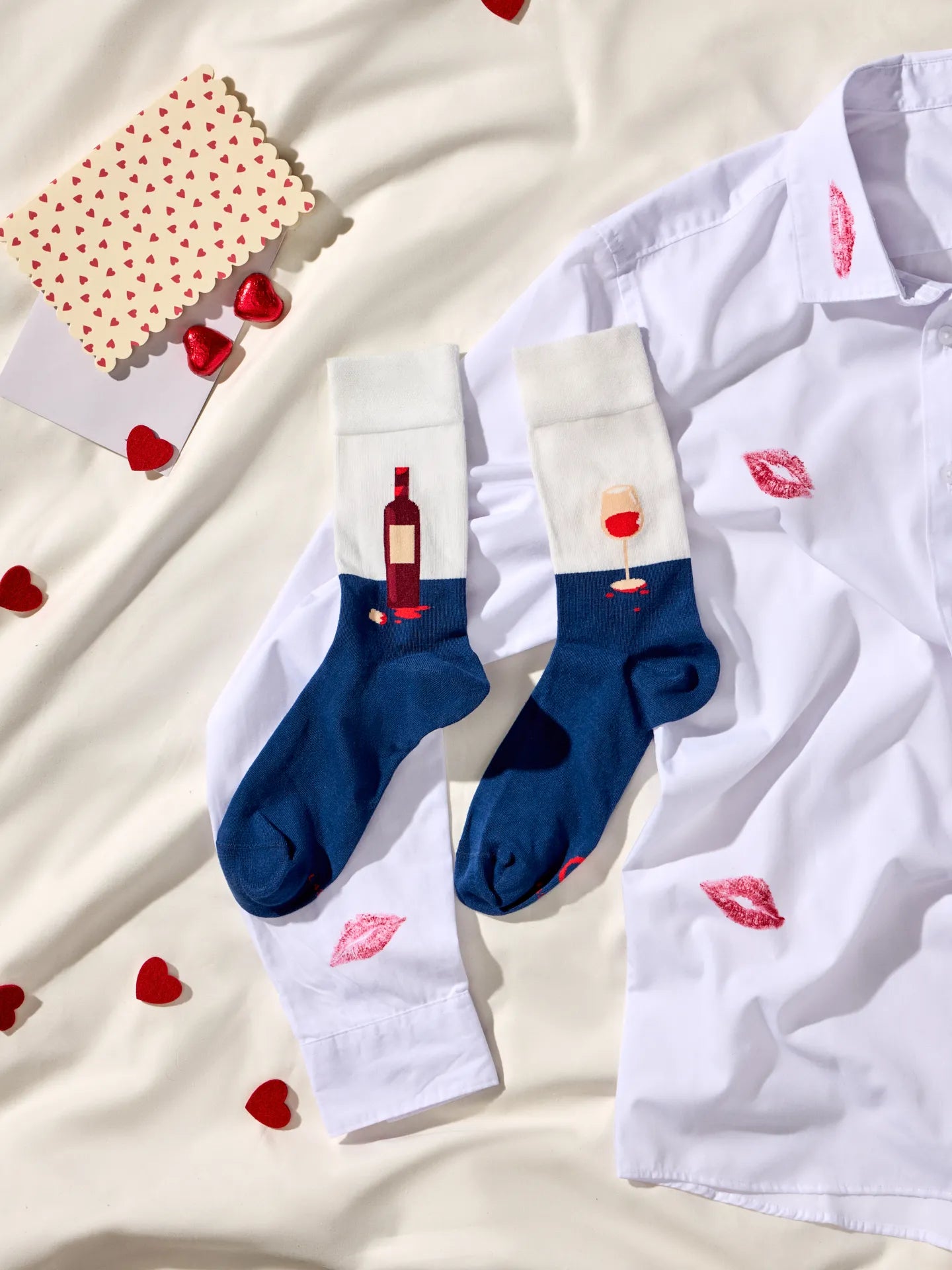 regular-socks-bottle-of-wine-02-25/254ba1dfe79db5108f8b0d229a1b5a1ebf3d8036