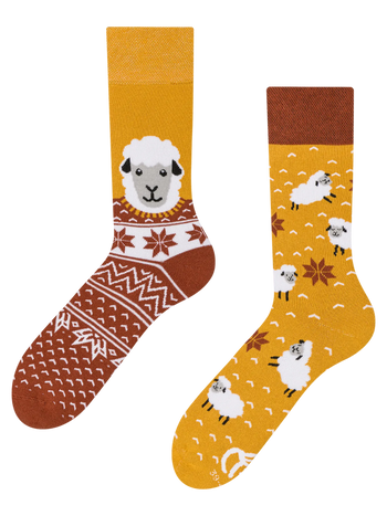 Veselé teplé ponožky Ovca vo svetri