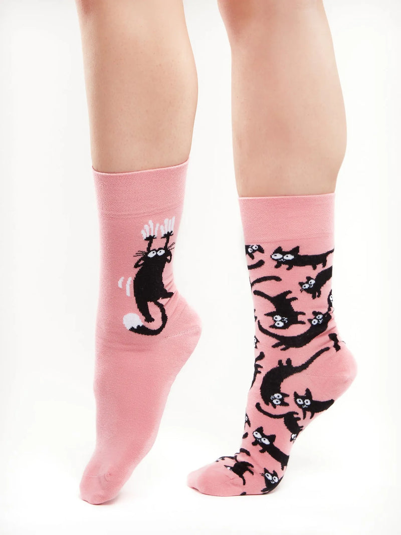 regular-socks-pink-cats-02-6c/6c7ce228ed8f3486c0dc27f95899f36a978b51d5