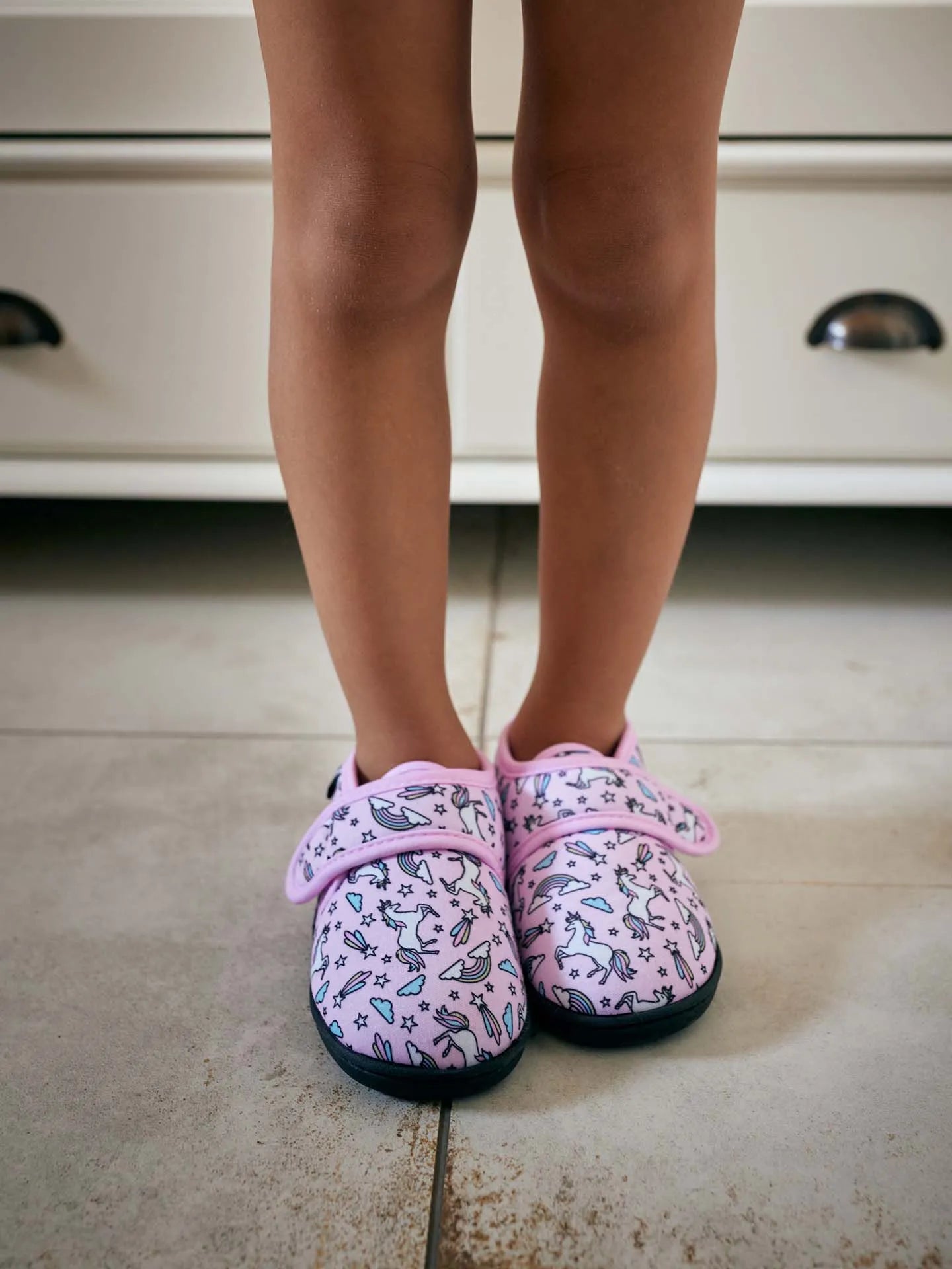 kids-velcro-slippers-rainbow-unicorn-6d/6d804f0f9fb27df89c9690a523d3bb0ae568699b