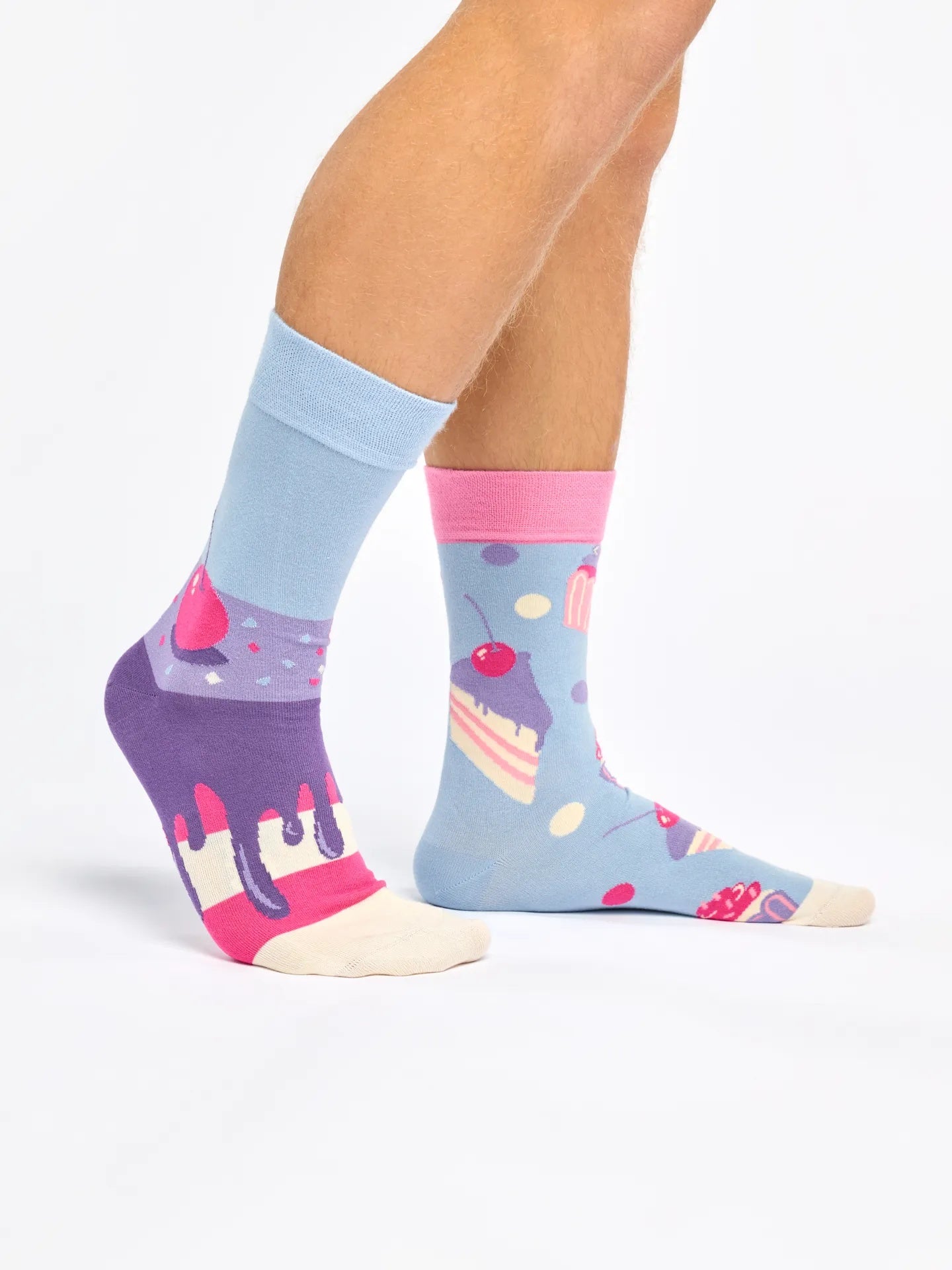 bamboo-regular-socks-cherry-cake-02-77/7711a6b63e1c15dcad19980a62cc01facfa0f5d7