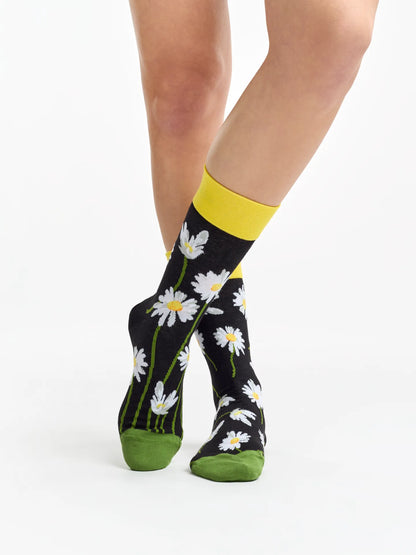 regular-socks-daisies-at-night-95/953d690663c084deea37e325fd3e15358b12f10a