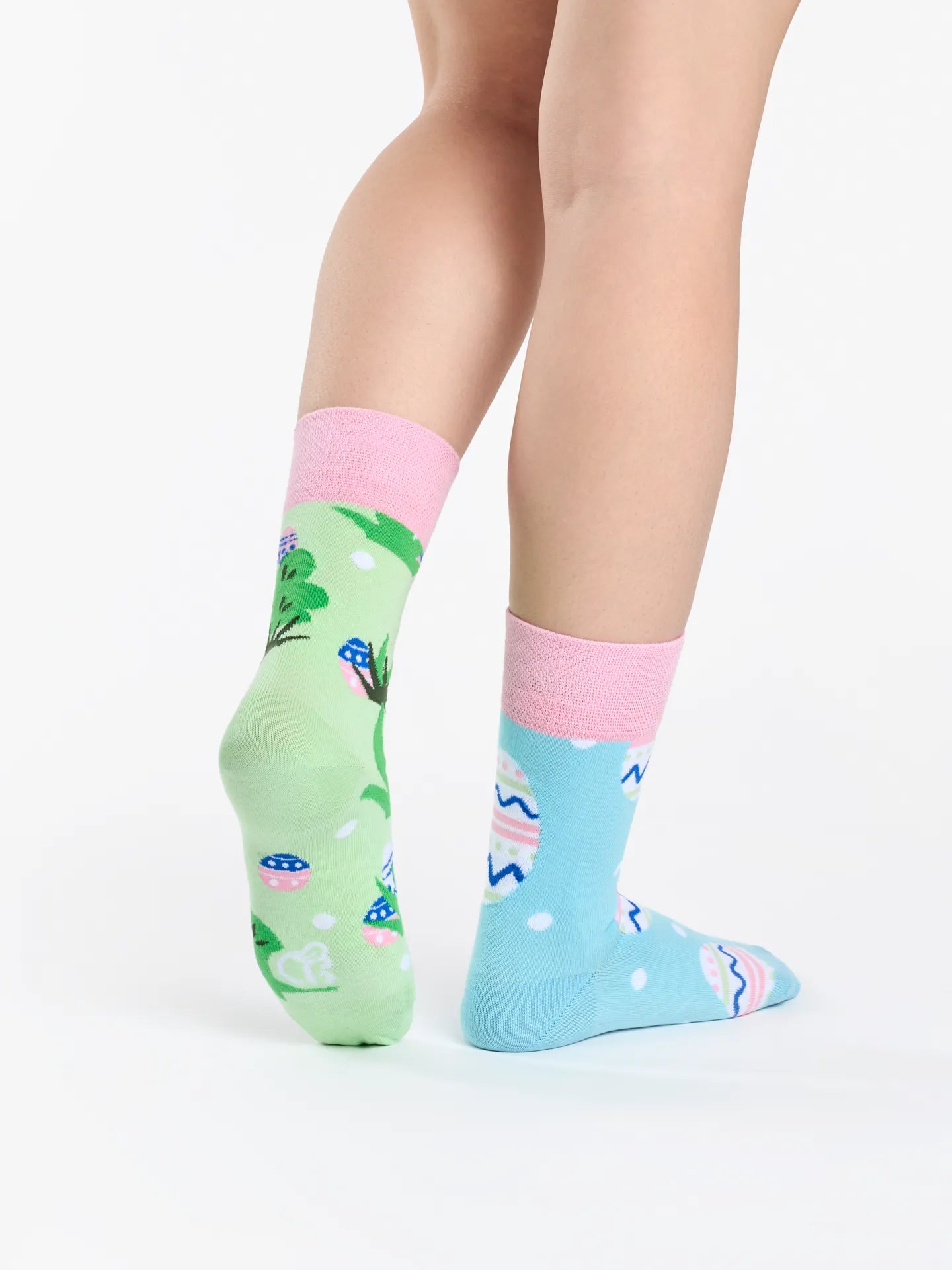regular-socks-find-the-egg-99/99a0d62b6bfd597d65b8342a58ef9a1de5874f35