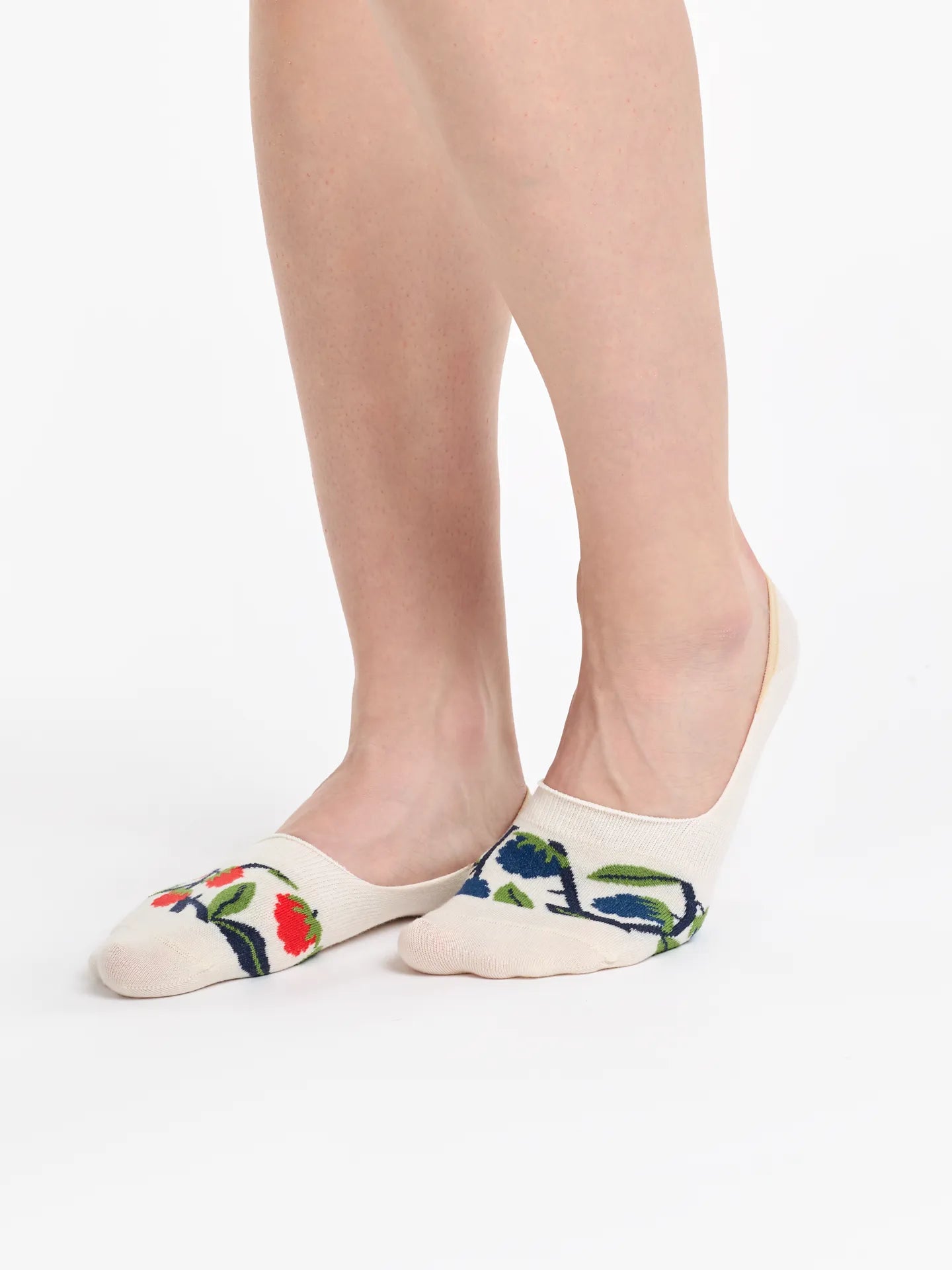 no-show-socks-raspberries-ae/aed3af03f8664cf151f2bccde9ec6f8f335f0adf