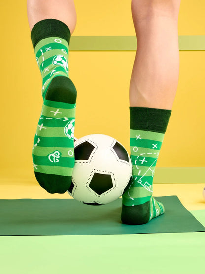 bamboo-regular-socks-football-pitch-02-cb/cb5e90c21e67b20e1f2c9a4666001ae43caa4b80