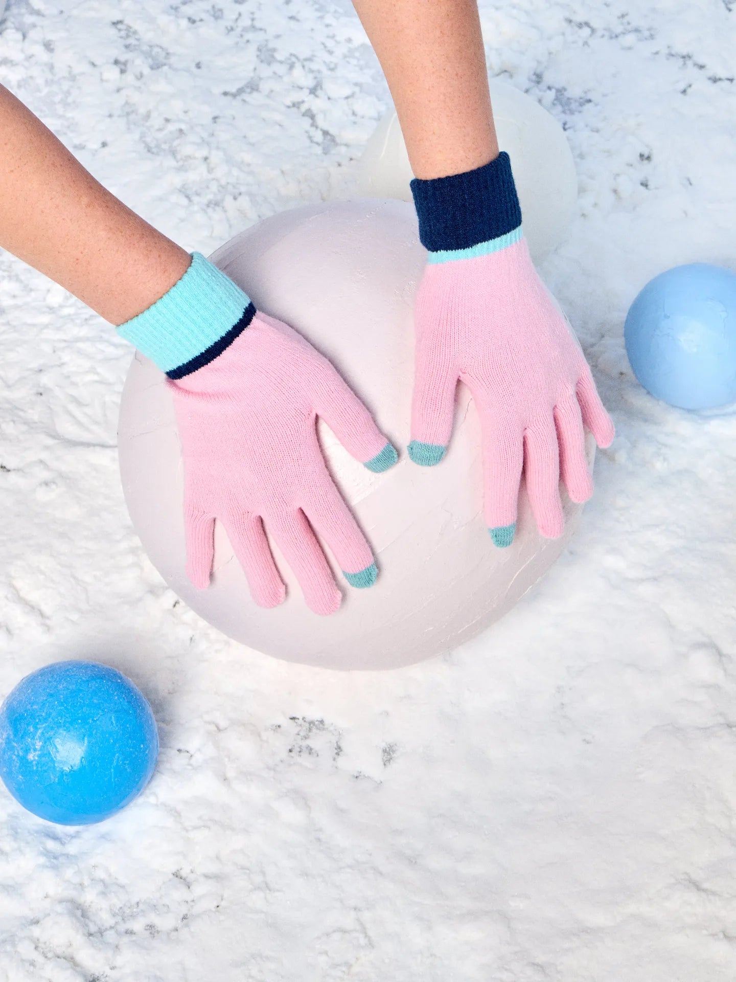 light-pink-blue-knitted-gloves-d1/d16e9c8476ac1b7fbf736891cea1b489055962fd