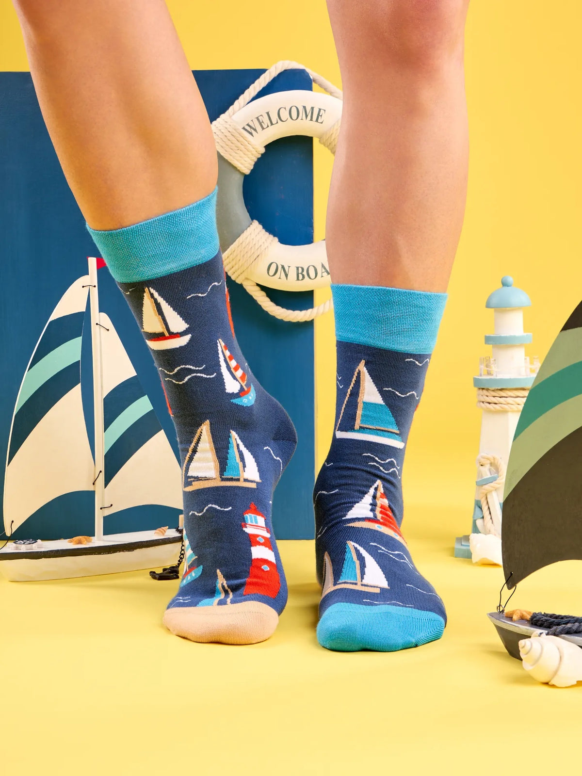 bamboo-regular-socks-lighthouse-sailboats-02-d8/d8e979914eb25913a0db10e75e738b5292251d48