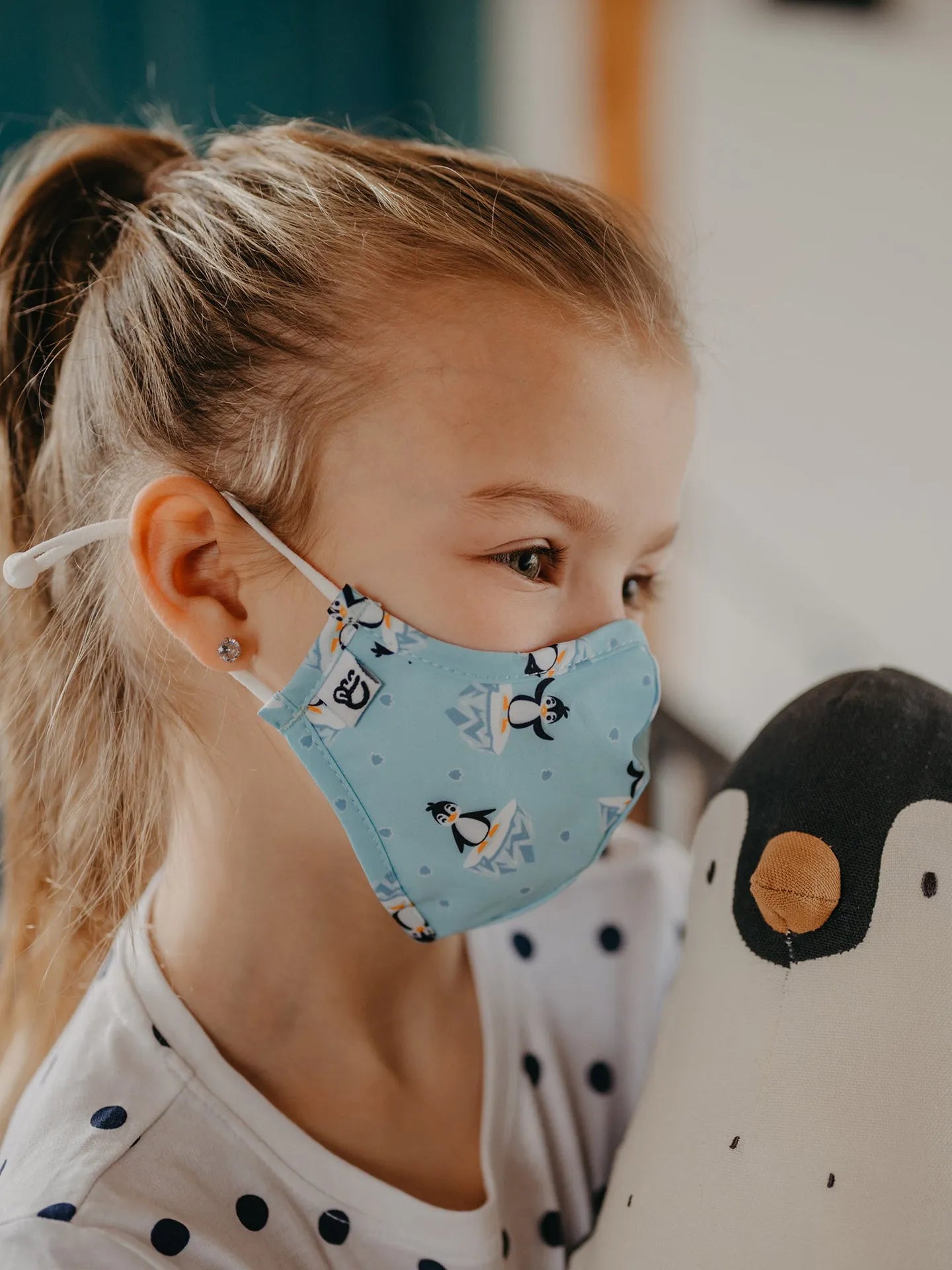 kids-antibacterial-face-mask-happy-penguin-f9/f9f5e6231609785391b2d1718a83416b1a6ce790